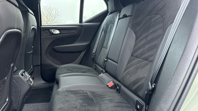 Volvo XC40 2.0 B3P Plus Dark 5dr Auto Petrol Estate